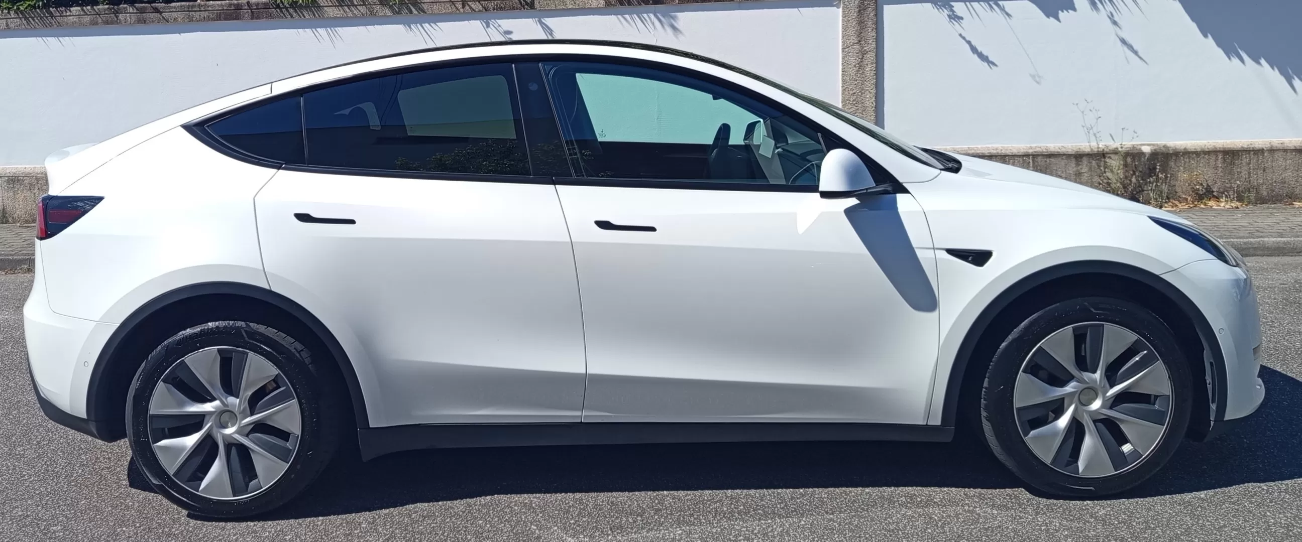 Tesla Model Y Long Range Dual Motor AWD - foto 7