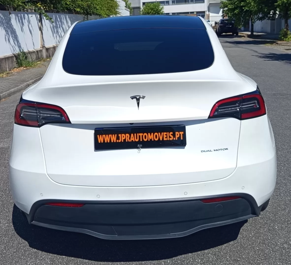 Tesla Model Y Long Range Dual Motor AWD - foto 8