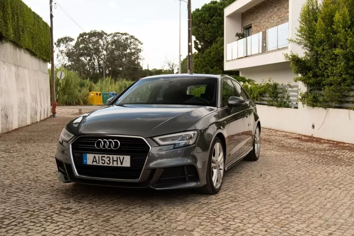 Audi A3 1.6 TDI S-line - foto 2