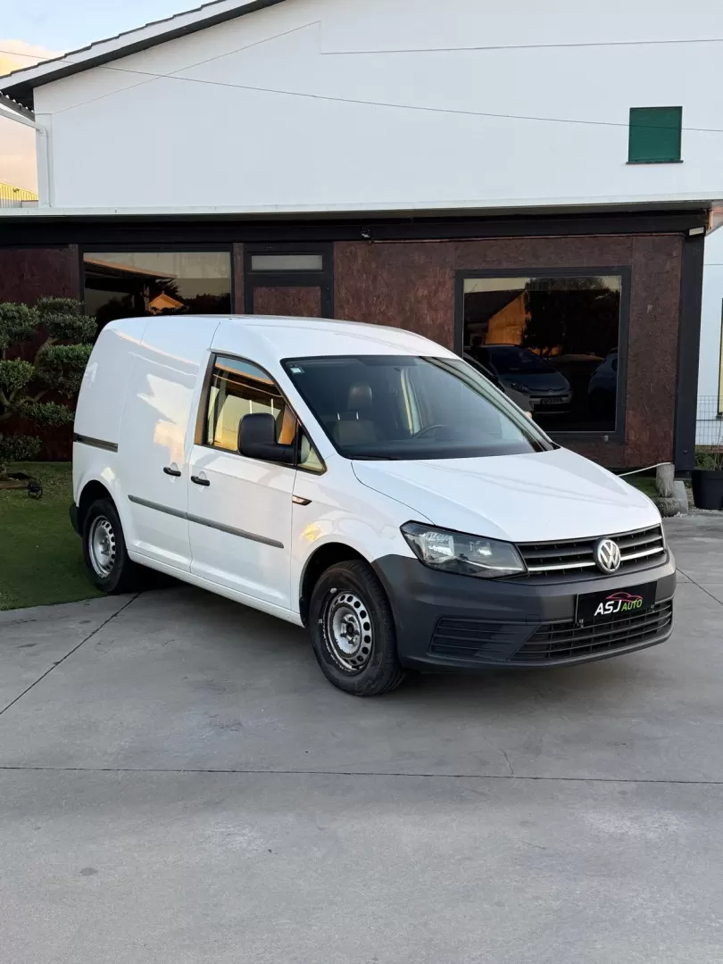 VW  Caddy 2.0 TDi - foto 2