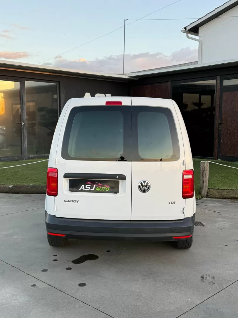 VW  Caddy 2.0 TDi - foto 6