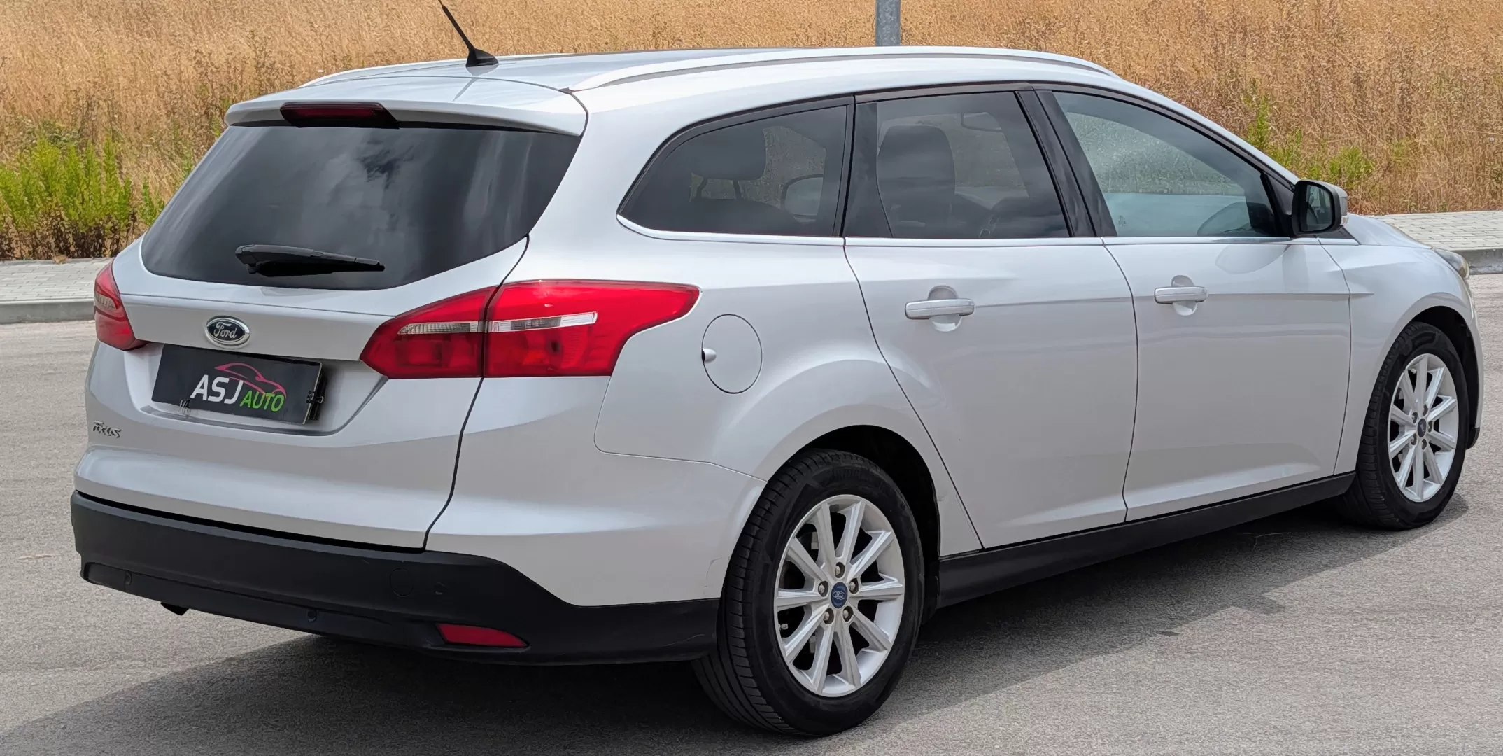 Ford Focus SW 1.5 TDCi Titanium - foto 7