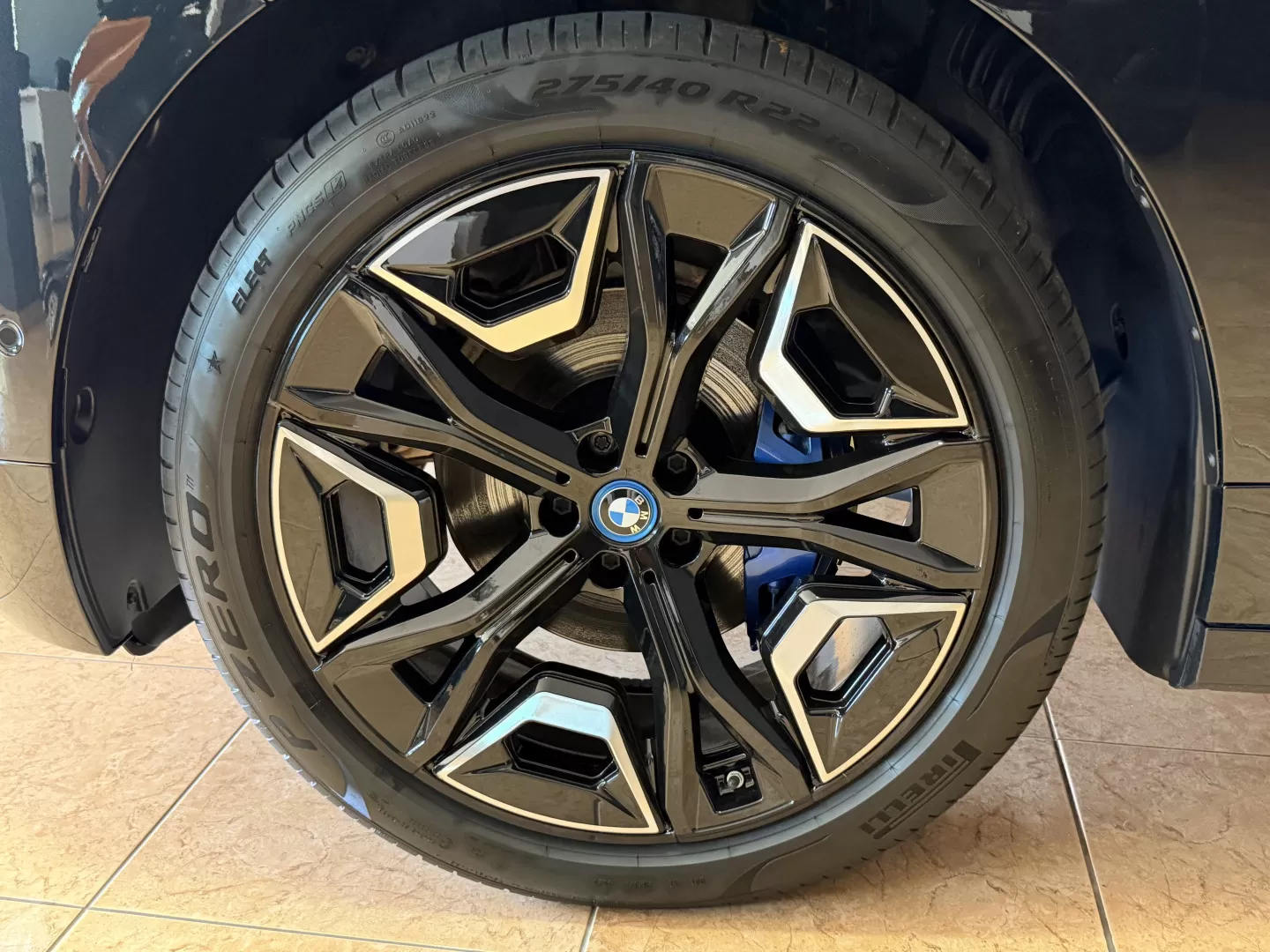 BMW iX xDrive 50 Pack Desportivo - foto 8