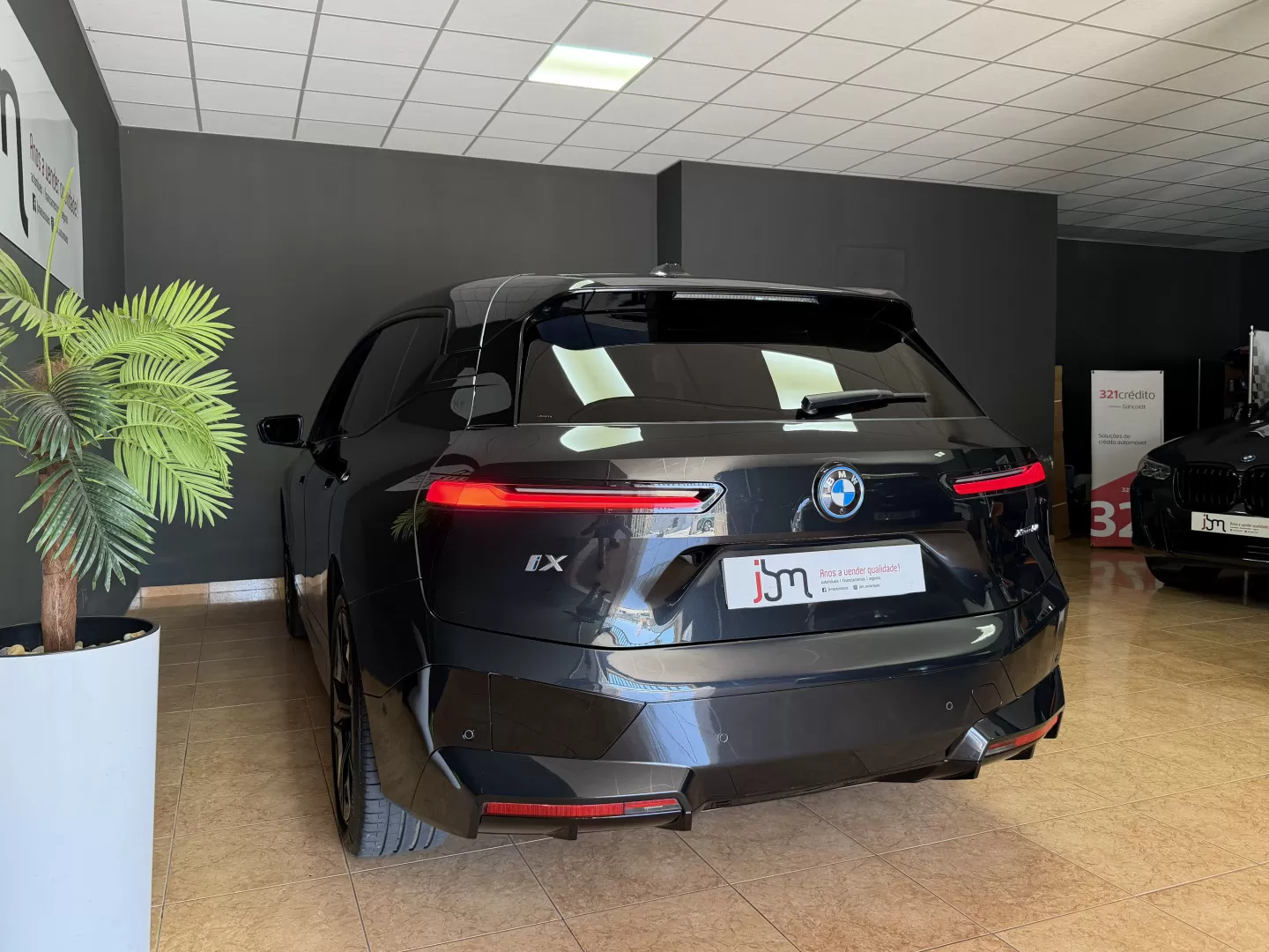 BMW iX xDrive 50 Pack Desportivo - foto 6