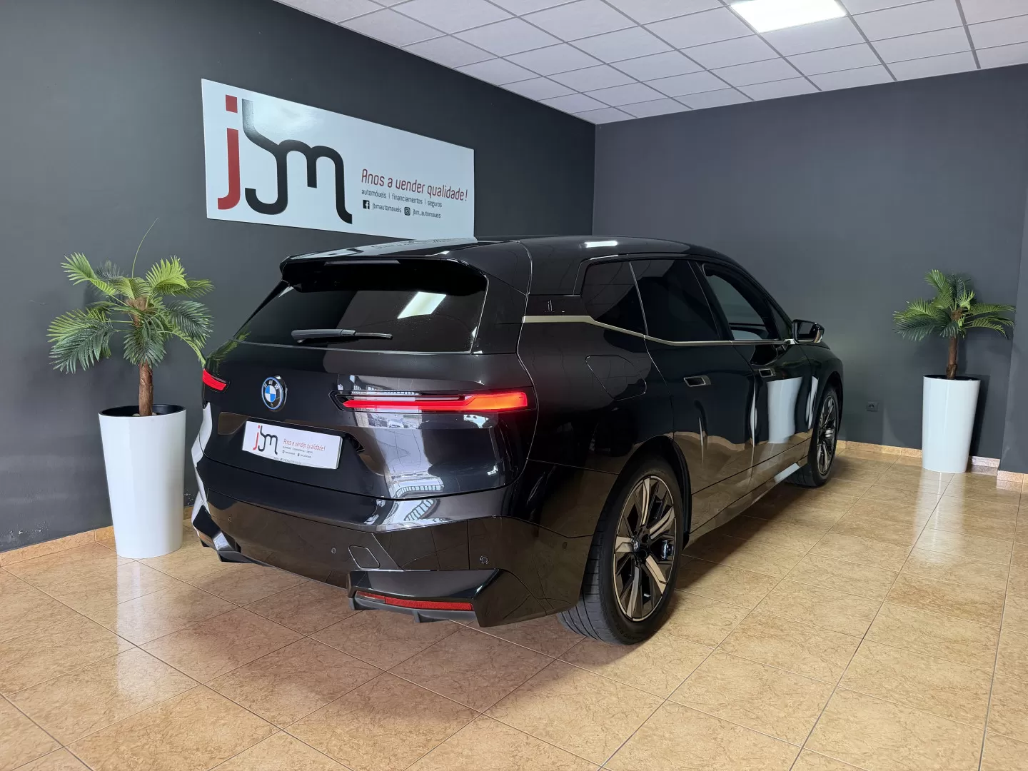 BMW iX xDrive 50 Pack Desportivo - foto 5