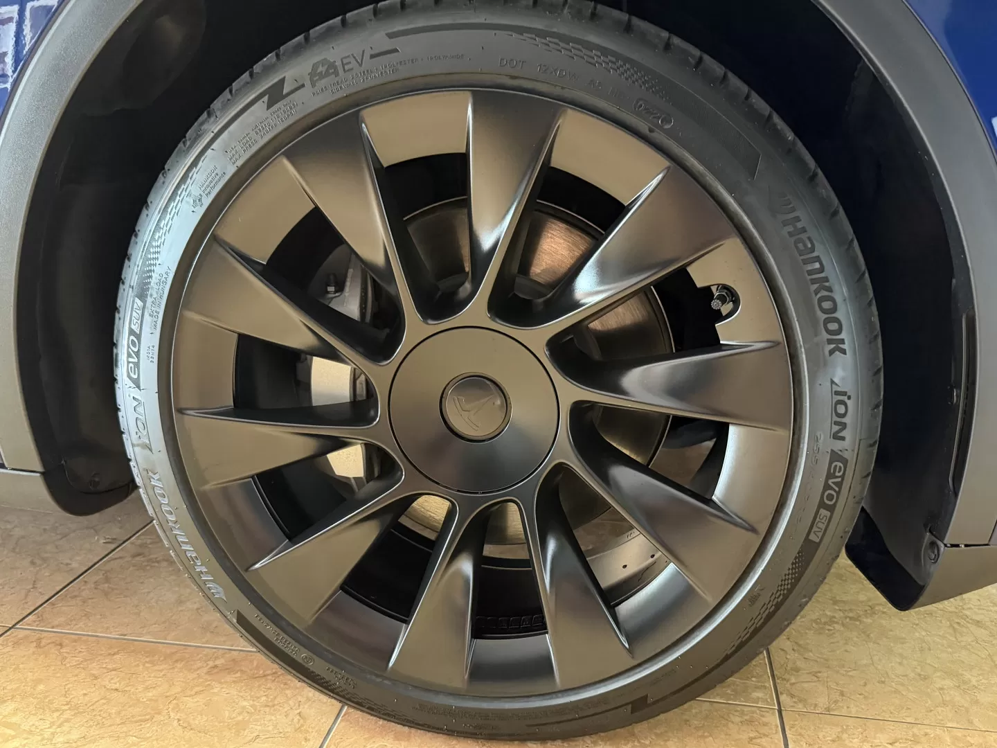 Tesla Model Y Dual Motor AWD - foto 6
