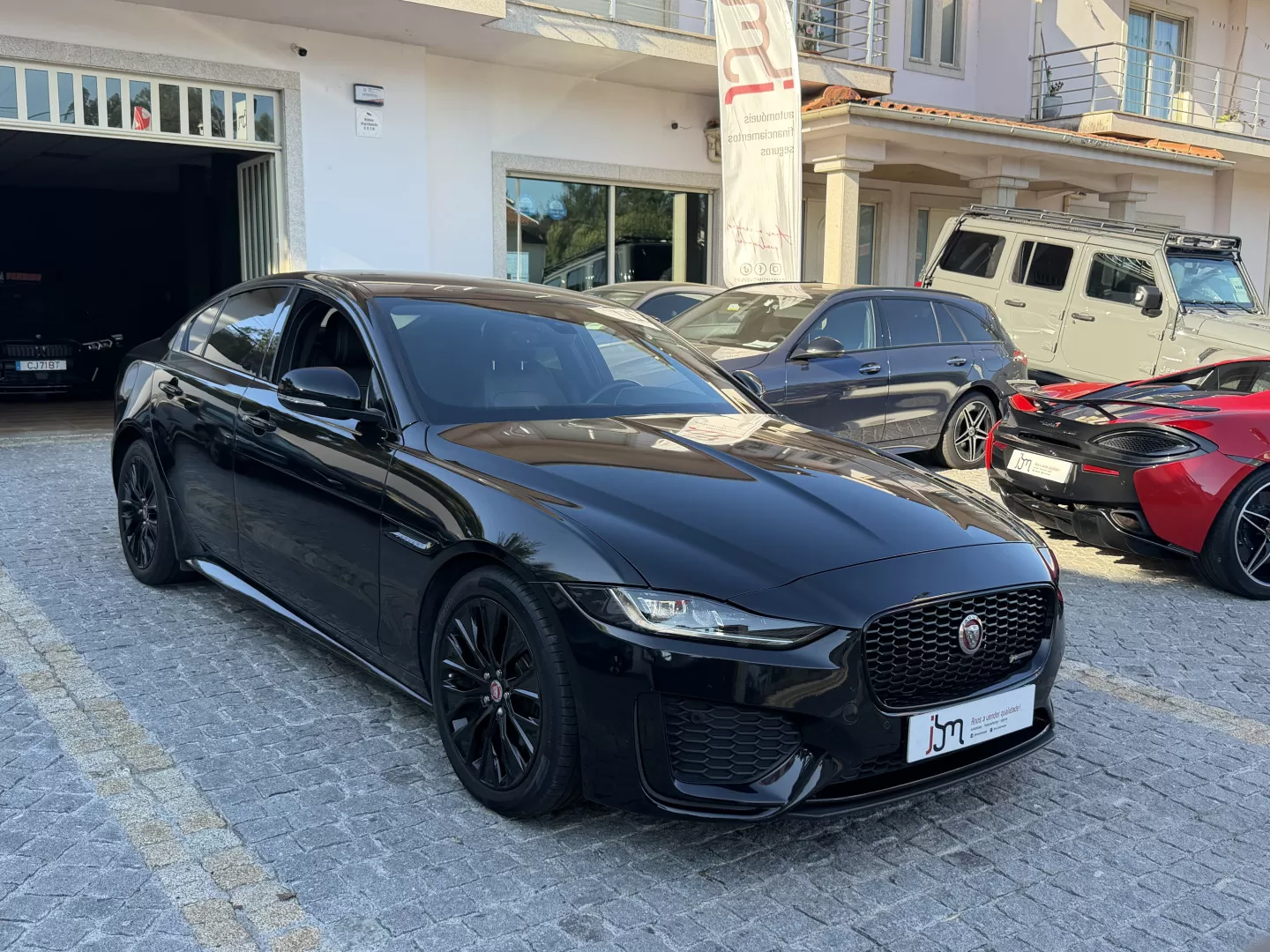 Jaguar XE D180 Aut. R-Dynamic S - foto 3