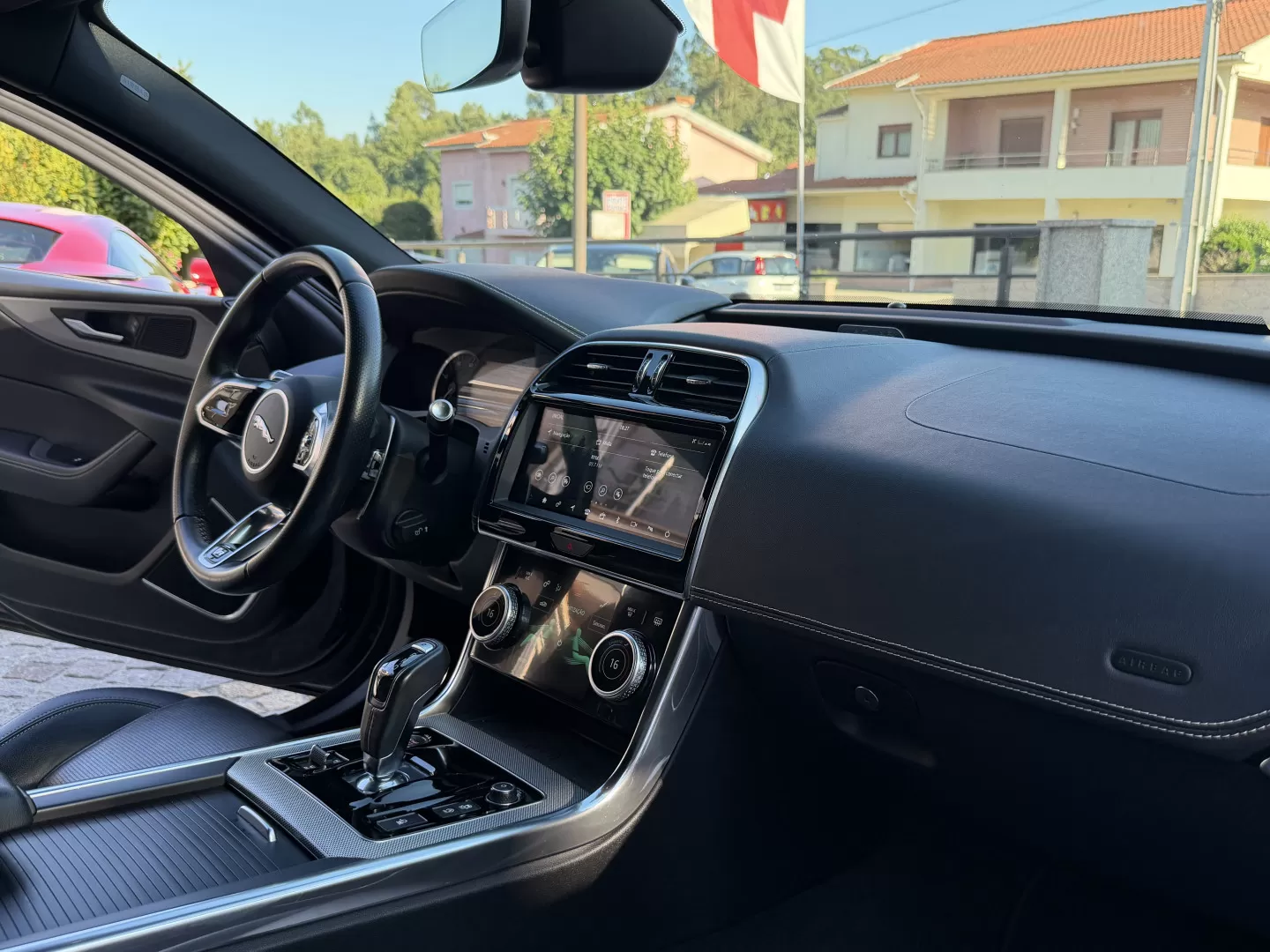Jaguar XE D180 Aut. R-Dynamic S - foto 8