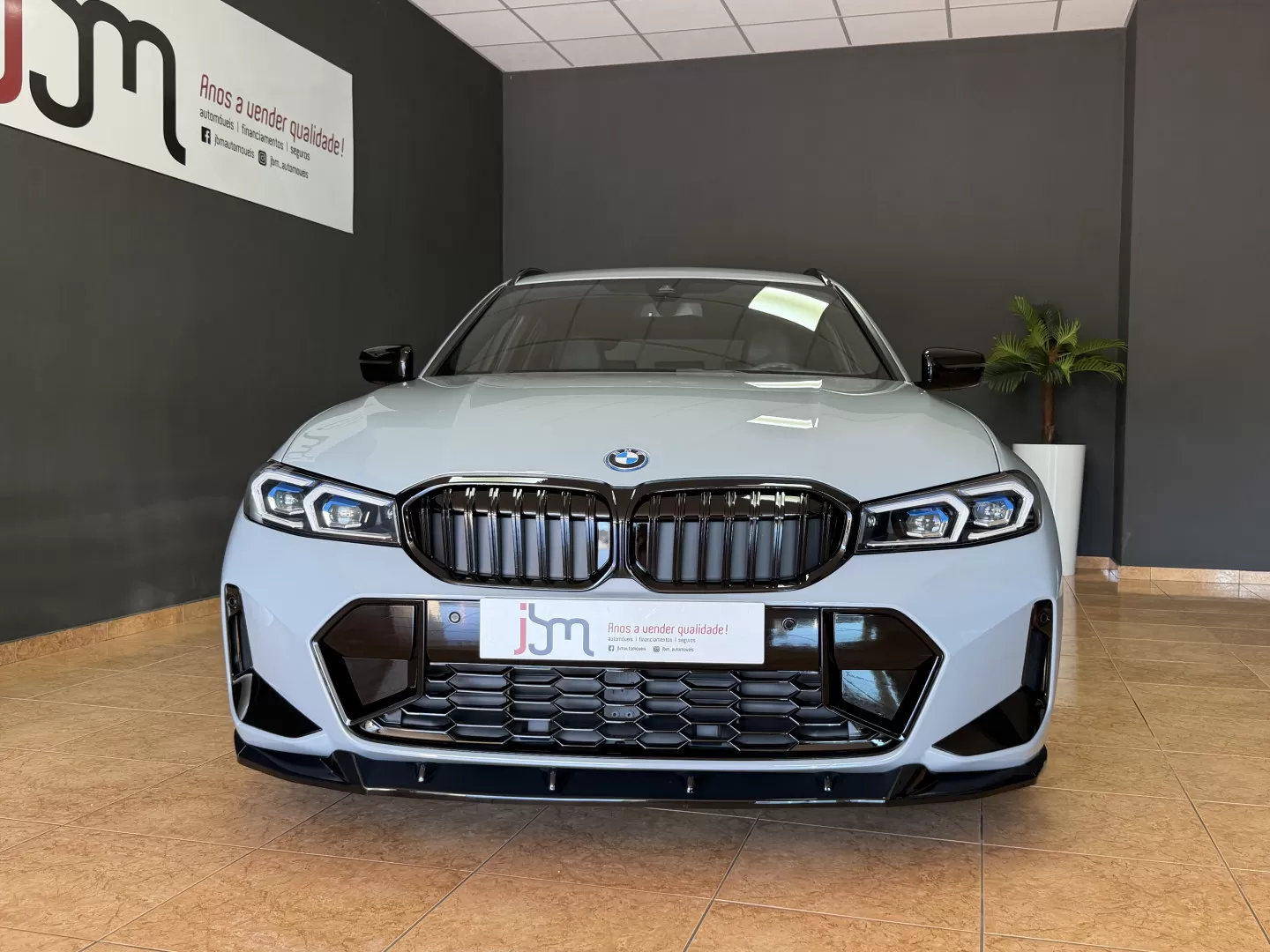 BMW 330e Pack Desportivo M Auto - foto 3