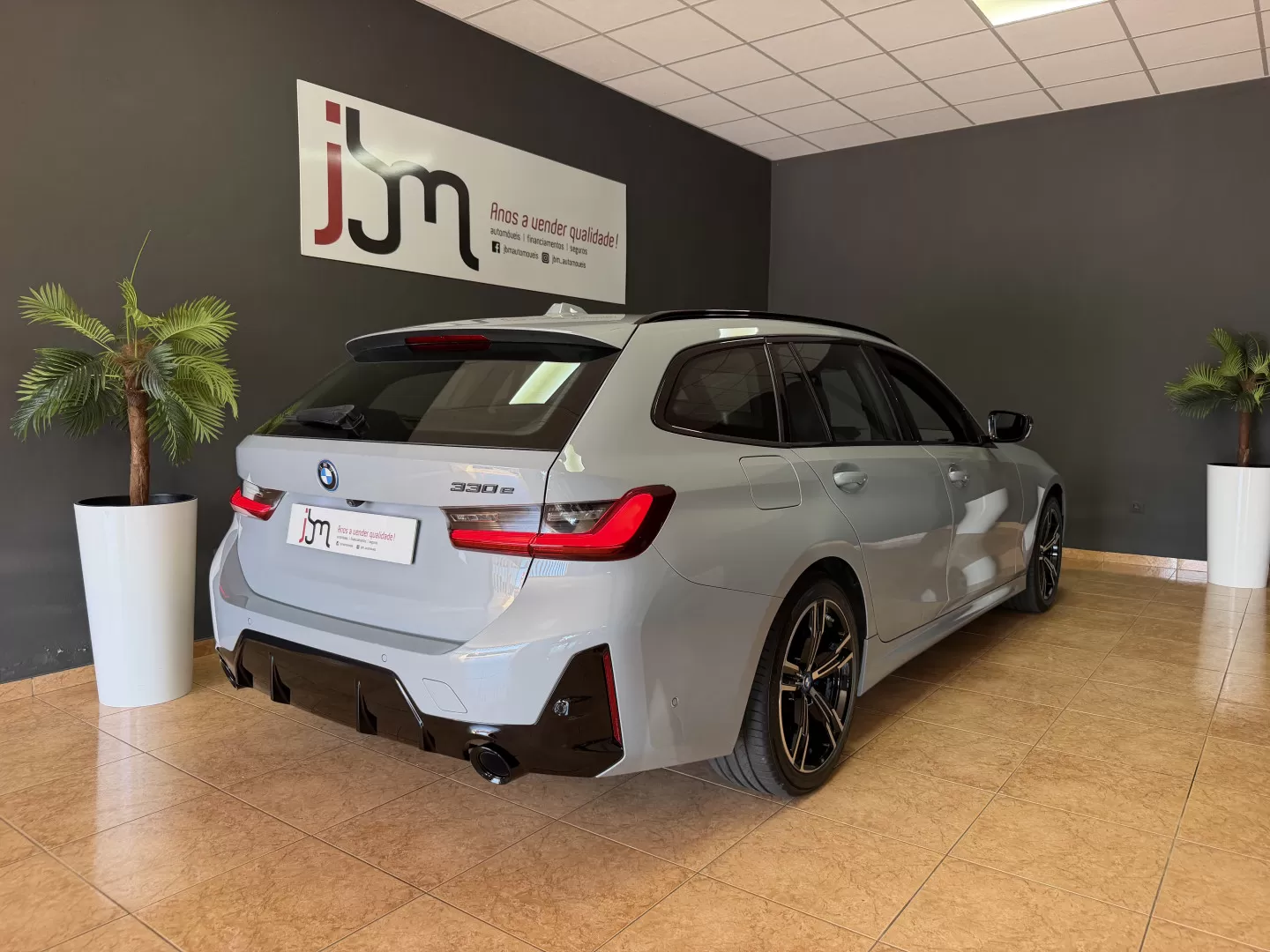 BMW 330e Pack Desportivo M Auto - foto 5
