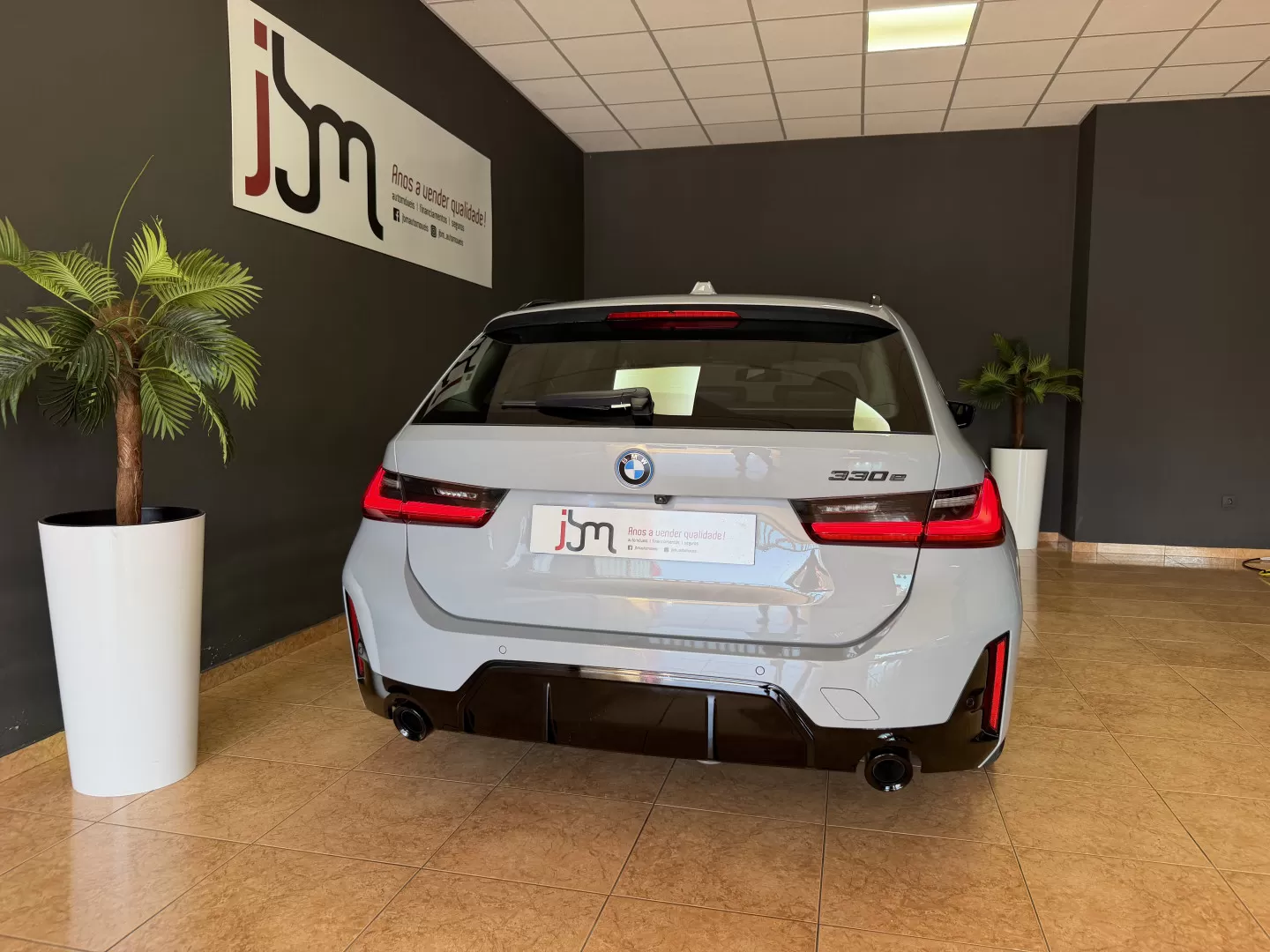 BMW 330e Pack Desportivo M Auto - foto 6