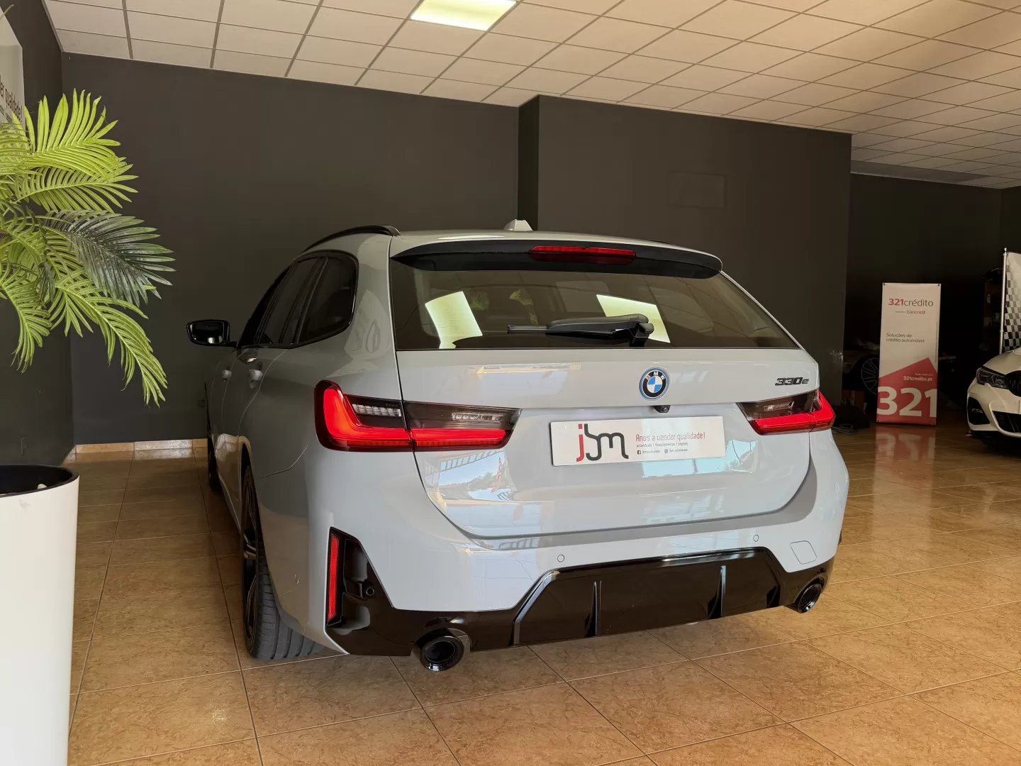 BMW 330e Pack Desportivo M Auto - foto 7