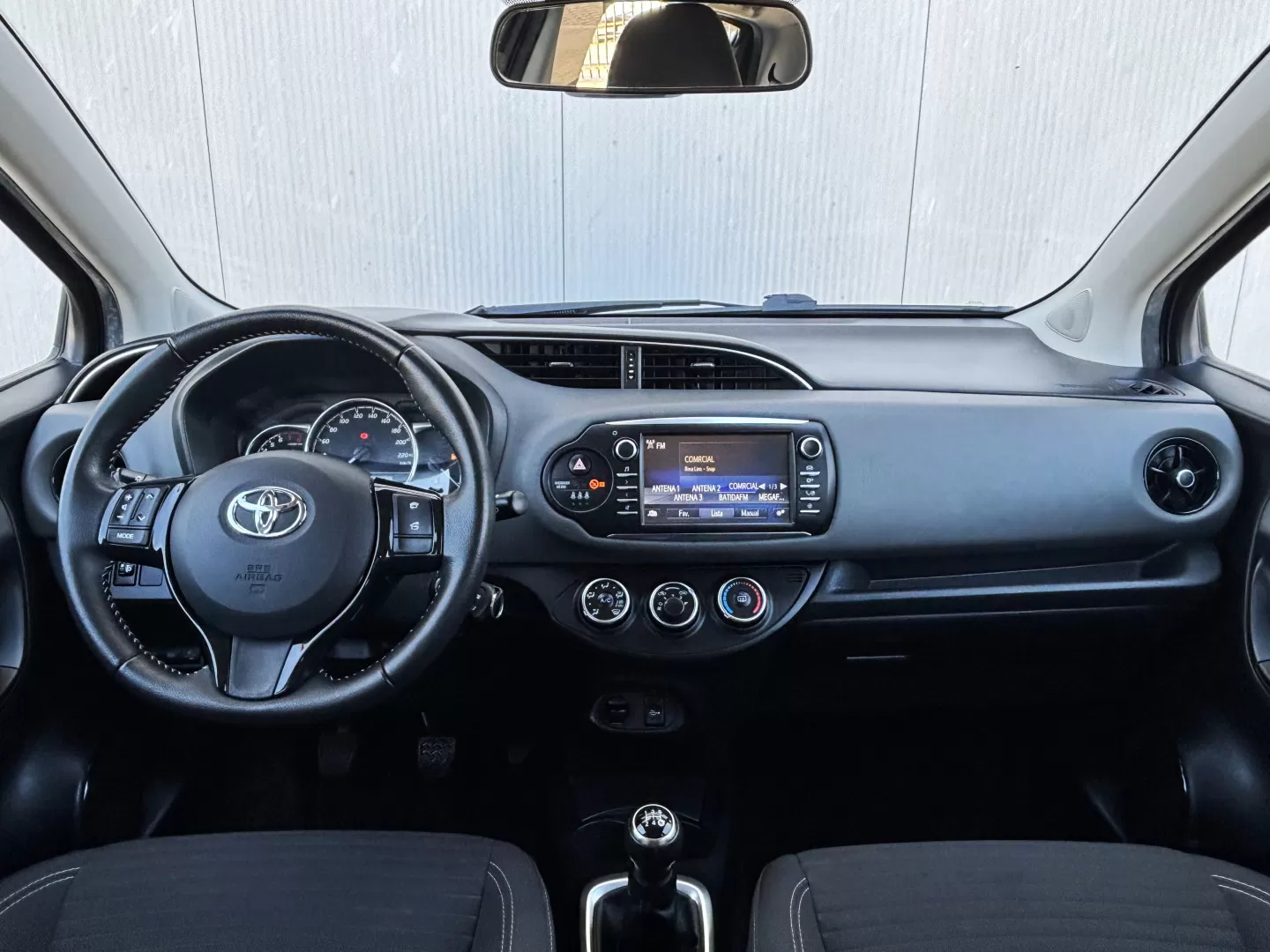 Toyota Yaris 1.0 VVT-i Comfort - foto 8