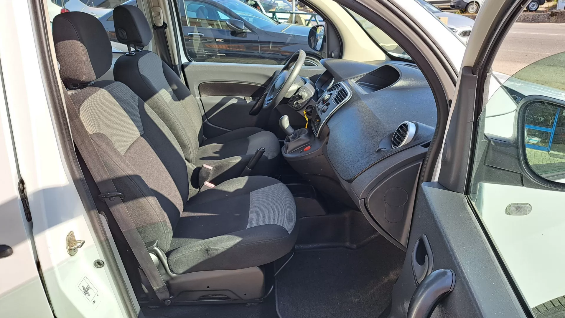 Renault  Kangoo 1.5 DCI Maxi - 5 Lugares - foto 8