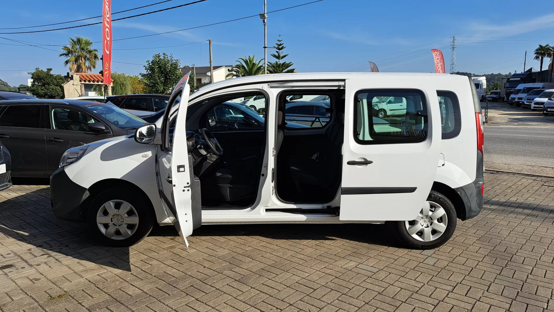 Renault  Kangoo 1.5 DCI Maxi   - 5 Lugares - foto 5