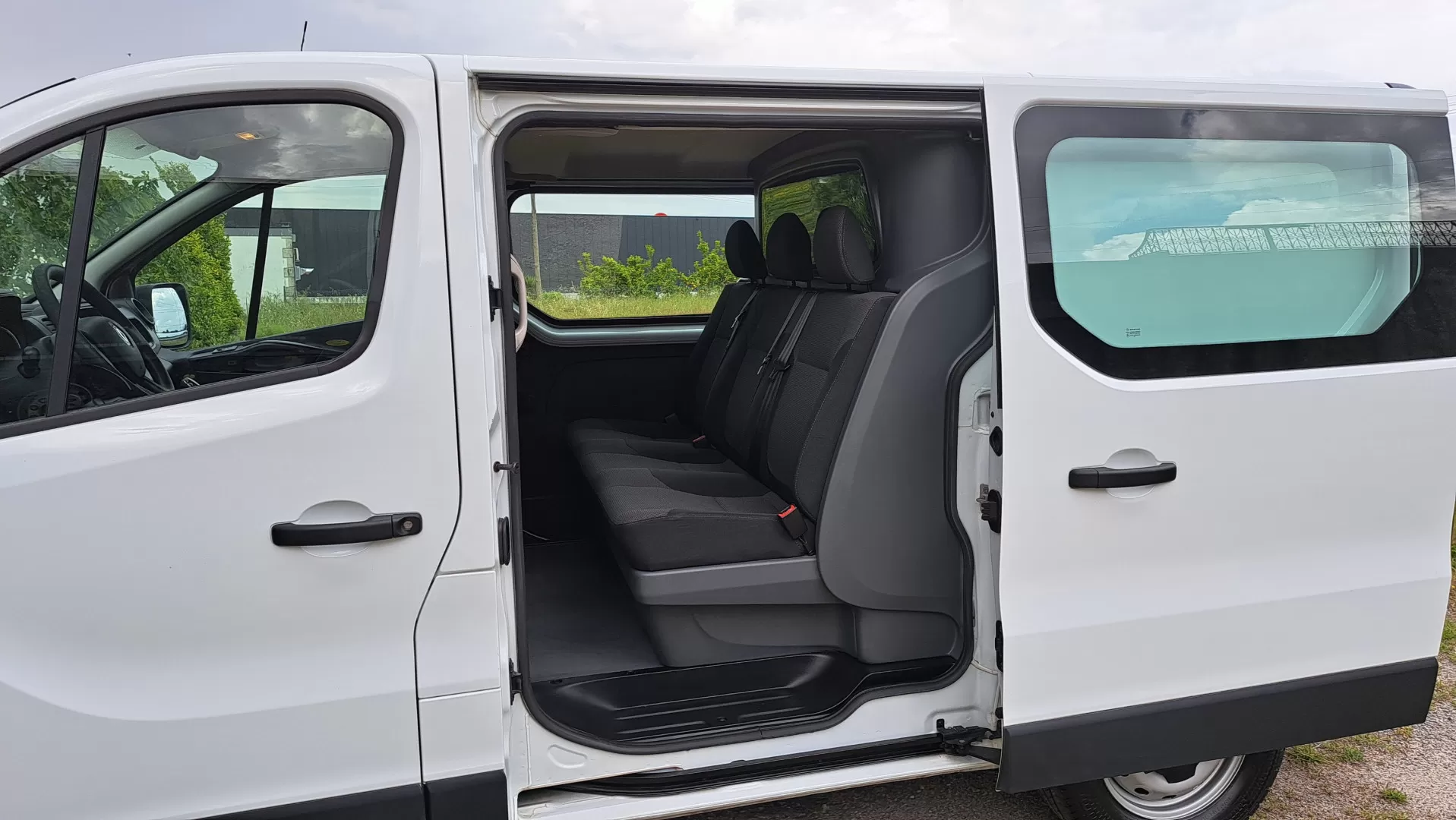Renault  Trafic 1.6 DCI L1 H1 - 6 Lugares - foto 7