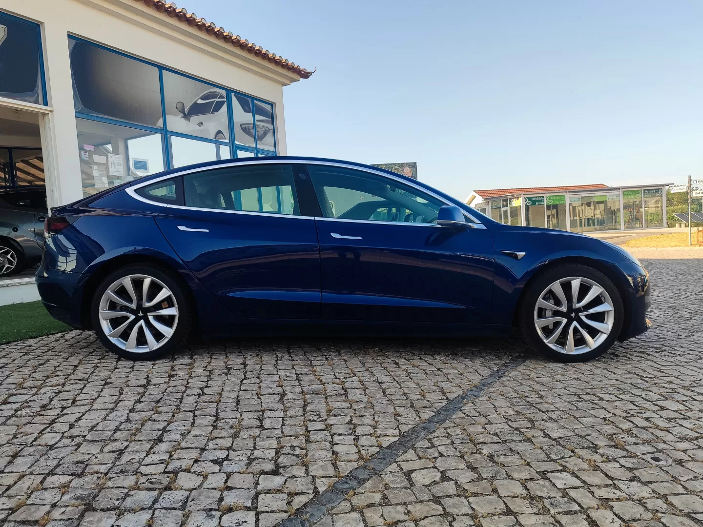 Tesla Model 3 Long-Range Dual Motor AWD - foto 5