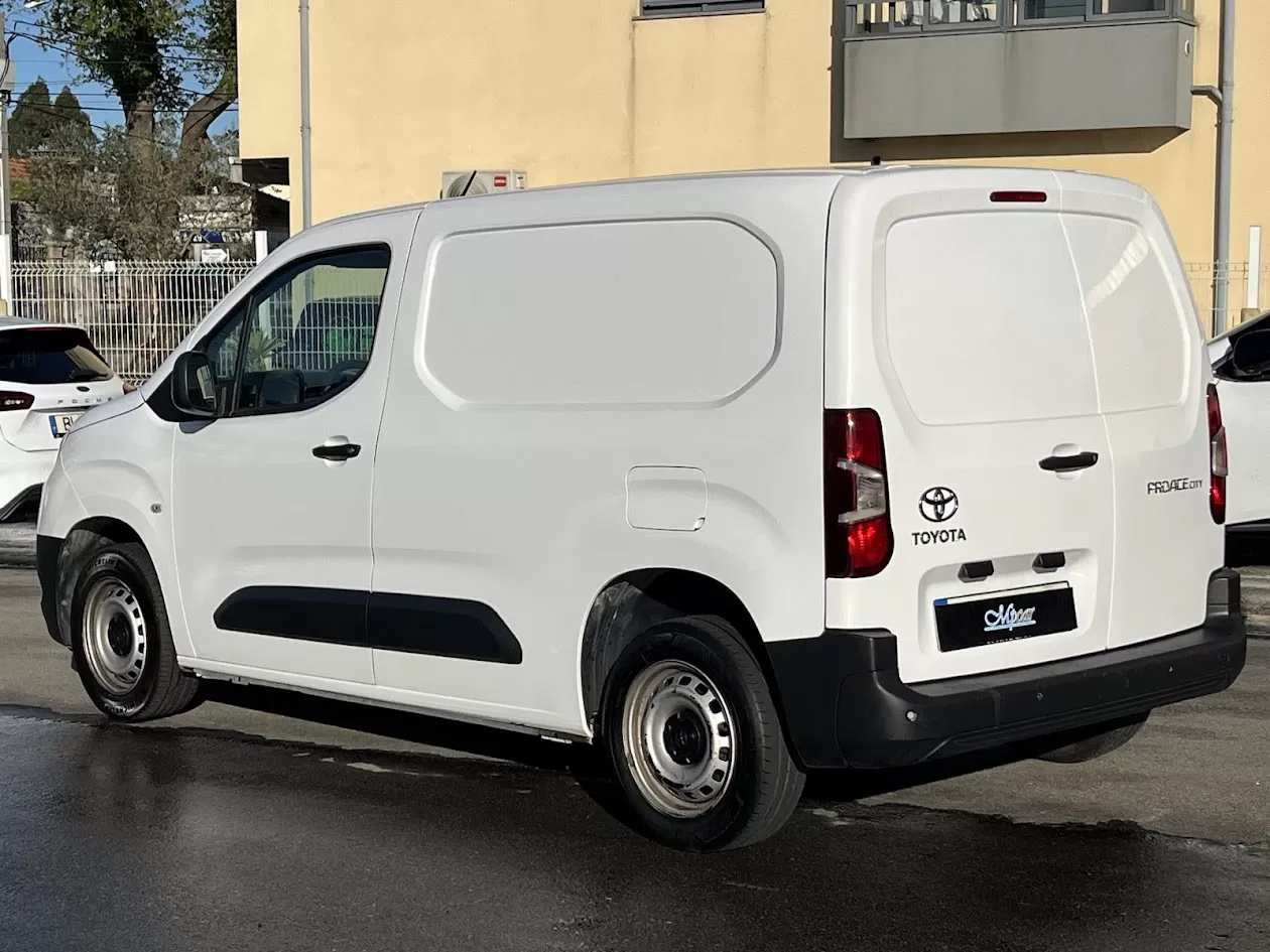 Toyota  PROACE CITY  1.5D 100cv EXCLUIVE - foto 6