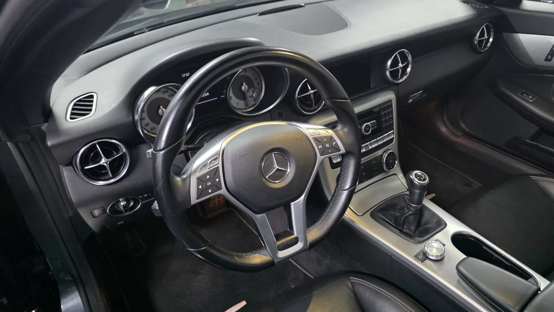 Mercedes-Benz SLK 200 BlueEFFICIENCY Roadster pur - foto 6