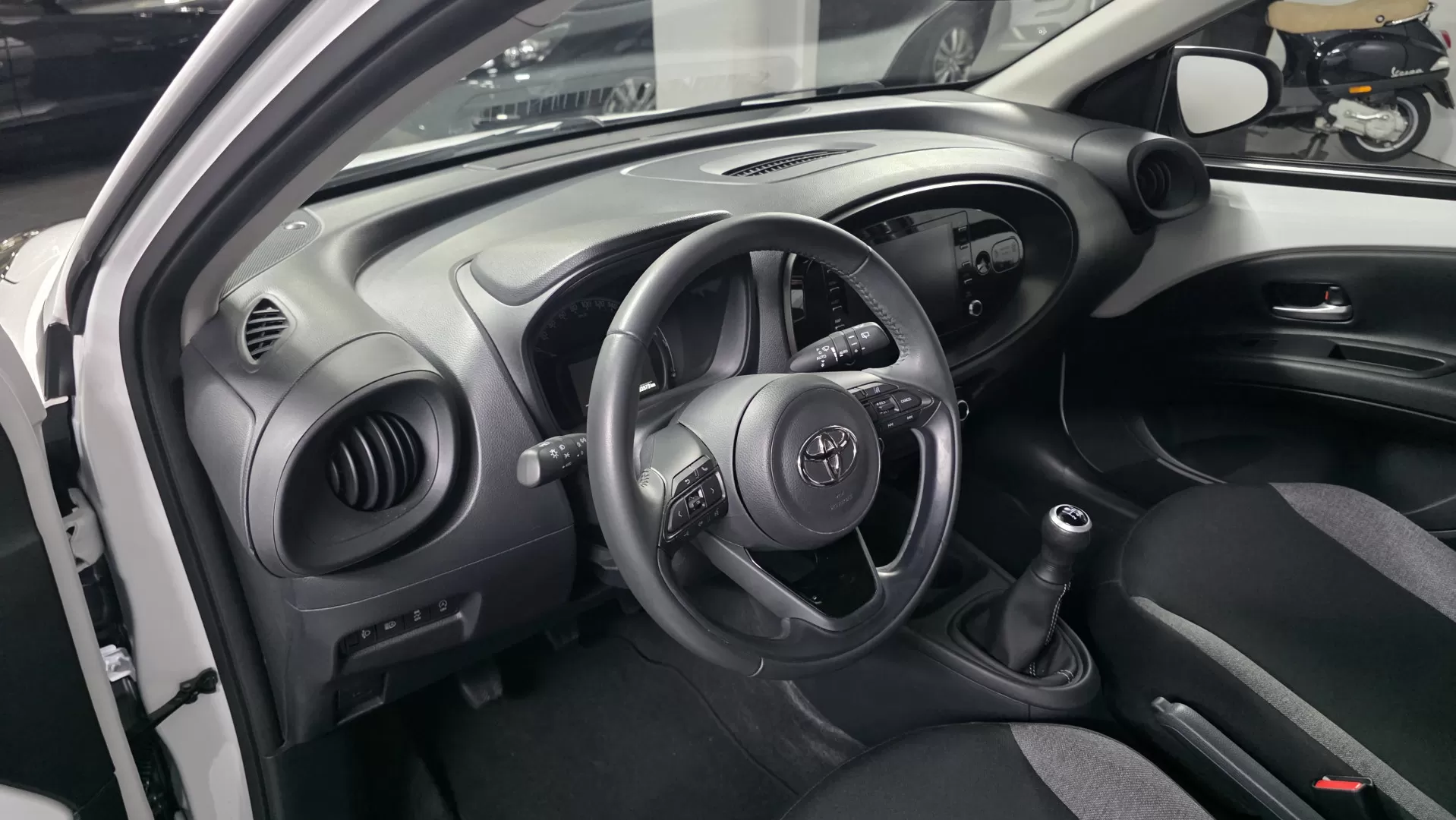 Toyota Aygo X 1.0 Envy - foto 5
