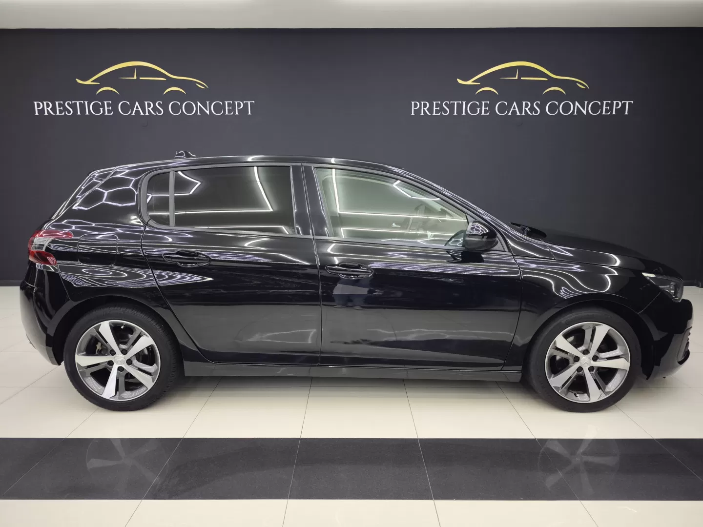 Peugeot 308 1.6 BlueHDi Allure J17 EAT6 - foto 2