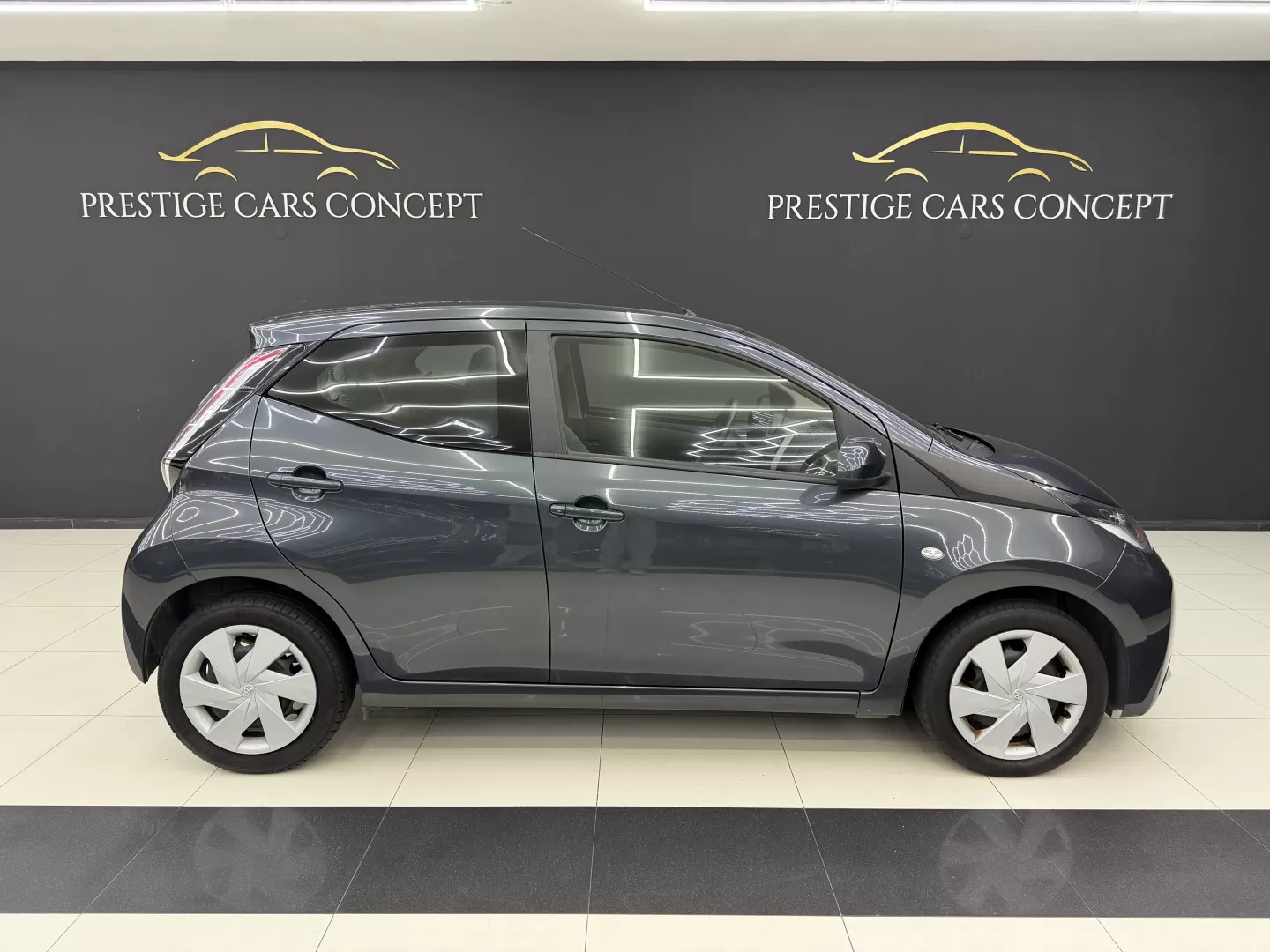 Toyota Aygo 1.0 X-Play+AC - foto 2
