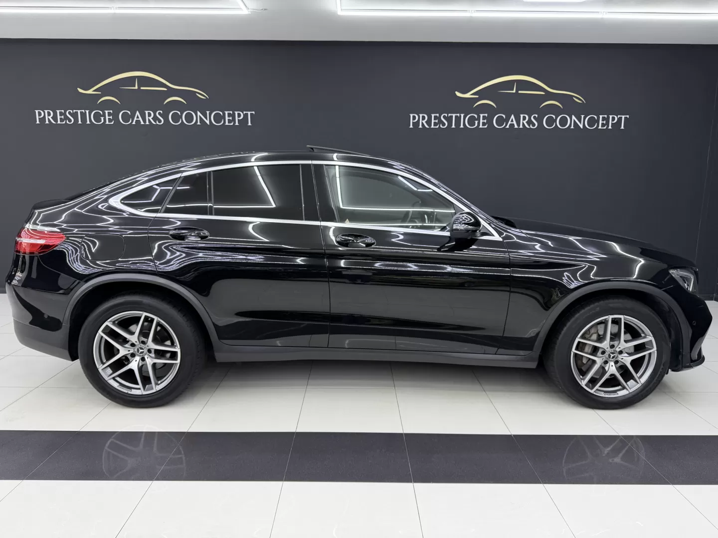 Mercedes-Benz GLC 250 4Matic 9G-TRONIC AMG Line - foto 2