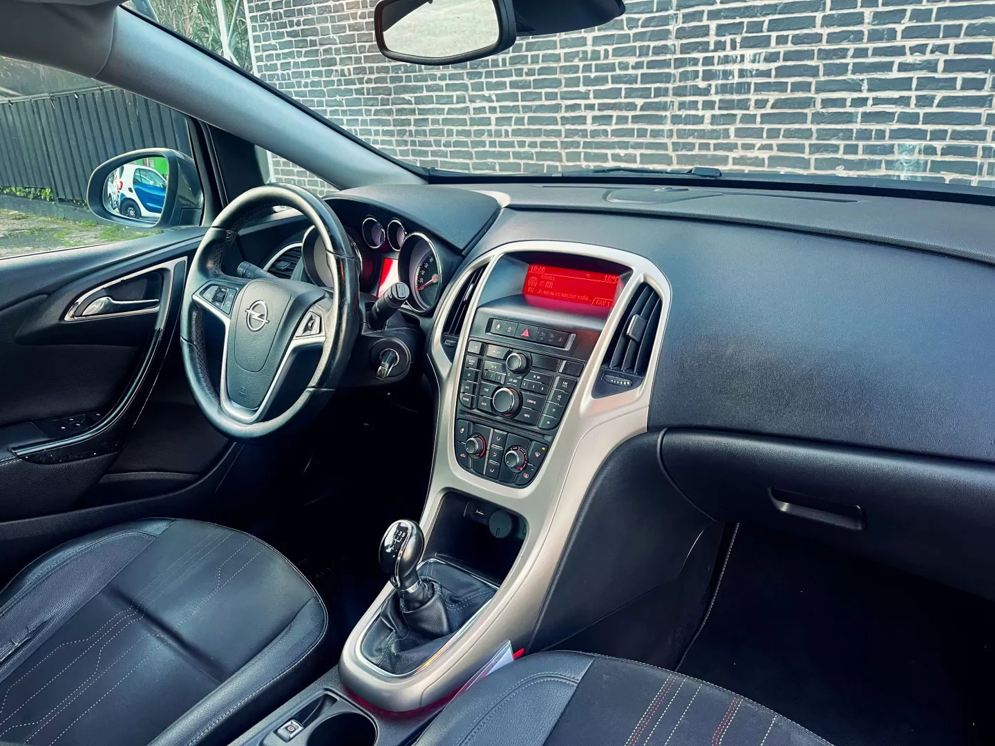 Opel Astra 1.3 CDTi Executive - foto 2