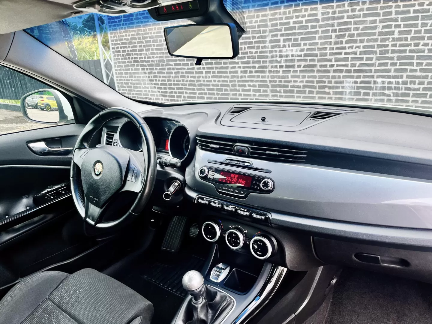 Alfa Romeo Giulietta 1.6 JTDM Distinctive - foto 2