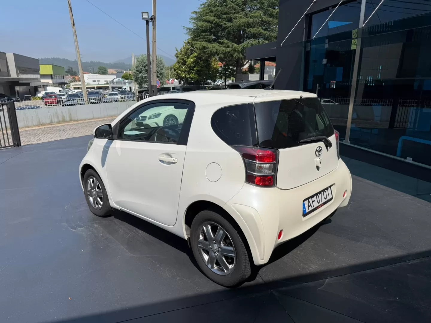 Toyota iQ 1.0 VVT-i - foto 4