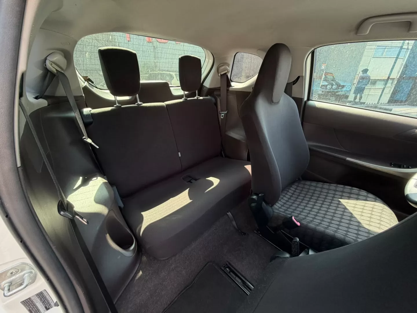 Toyota iQ 1.0 VVT-i - foto 8