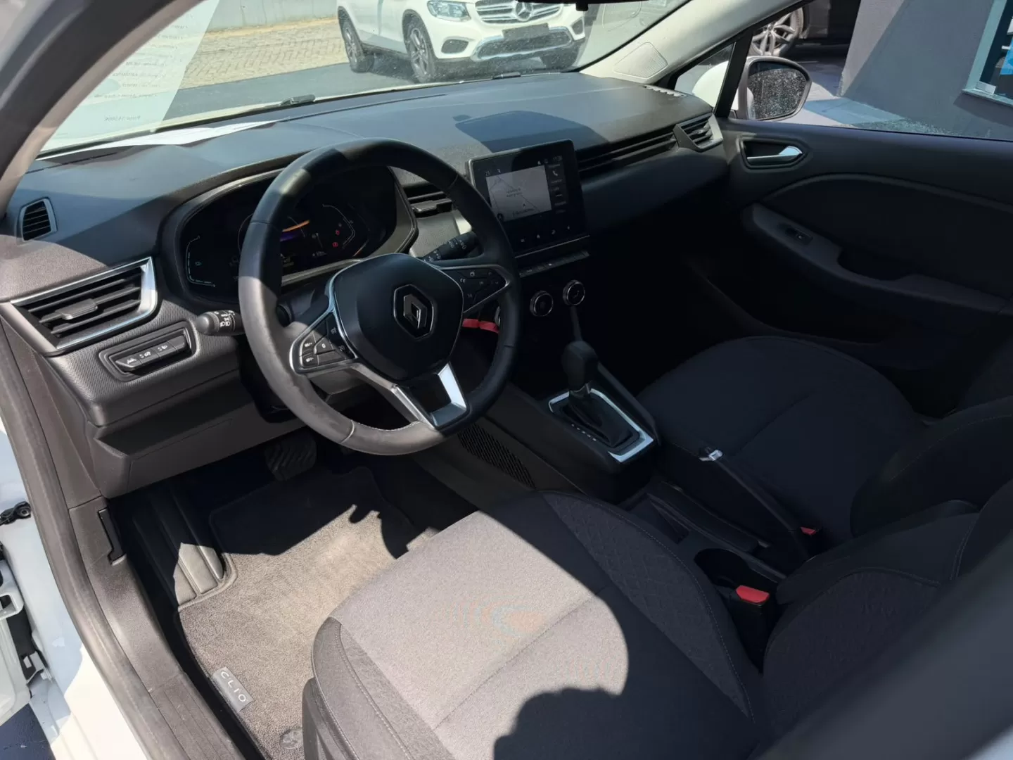 Renault Clio 1.6 E-Tech Intens - foto 6