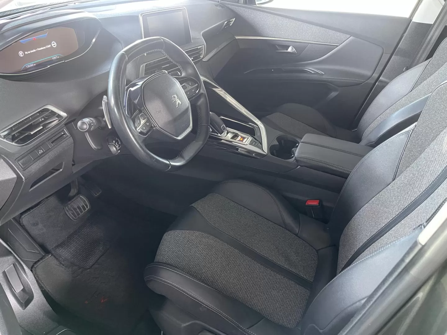 Peugeot 5008 1.2 PureTech Allure Grip Control EAT6 - foto 8