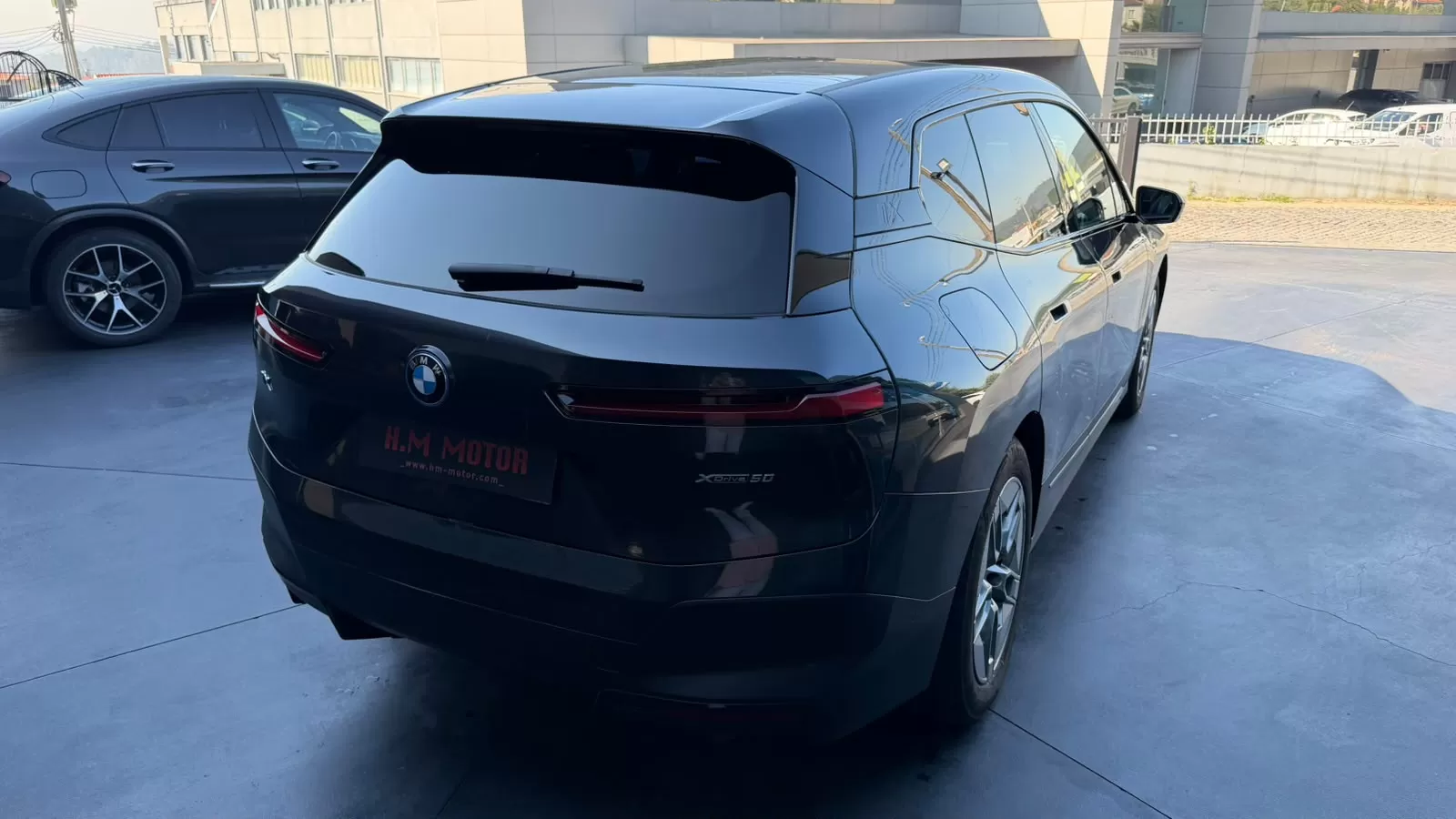 BMW iX xDrive 50 Pack Desportivo - foto 4