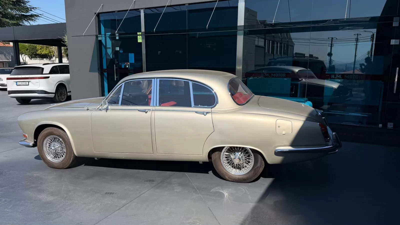 Jaguar MK I 420 4.2 SALOON - foto 6