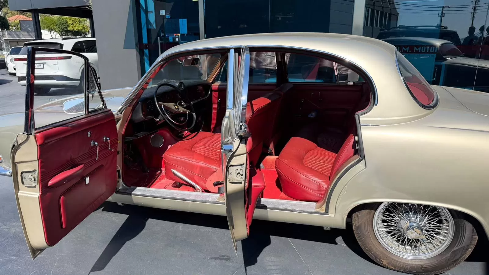 Jaguar MK I 420 4.2 SALOON - foto 8