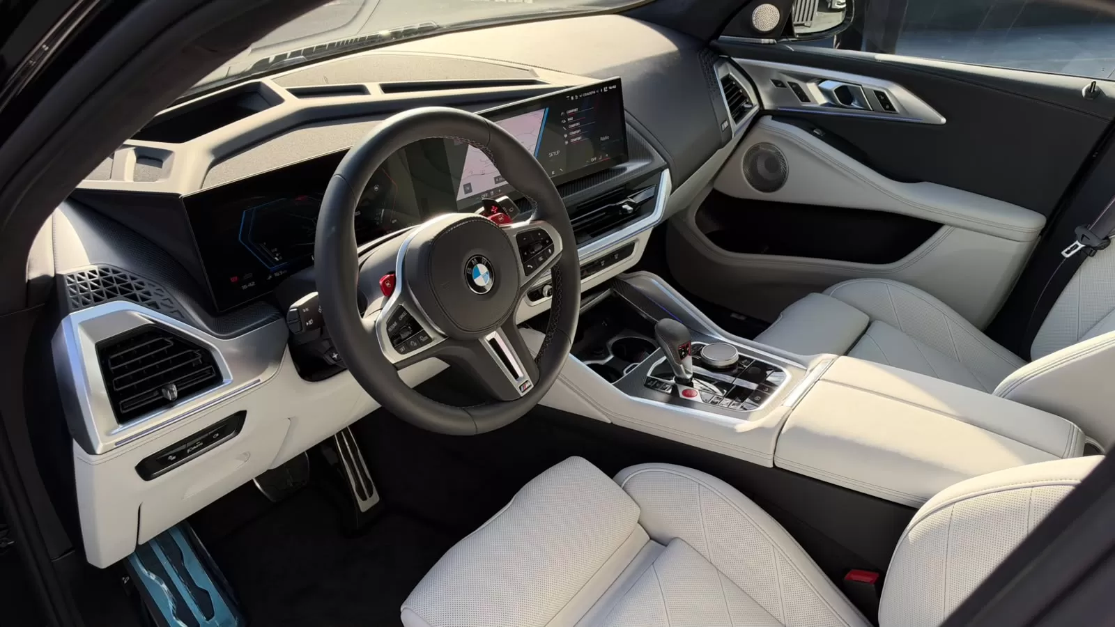 BMW XM 50e - foto 8