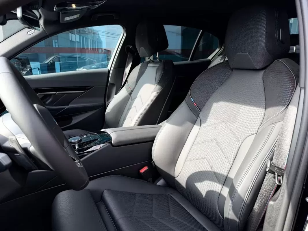 BMW 530e e Pack Desportivo M Pro - foto 2