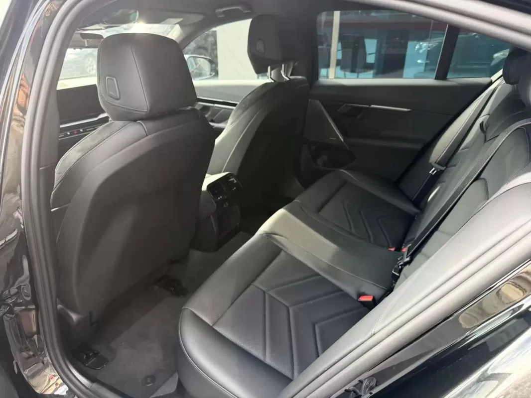 BMW 530e e Pack Desportivo M Pro - foto 4