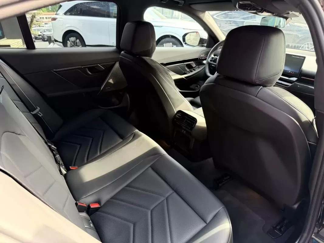 BMW 530e e Pack Desportivo M Pro - foto 6