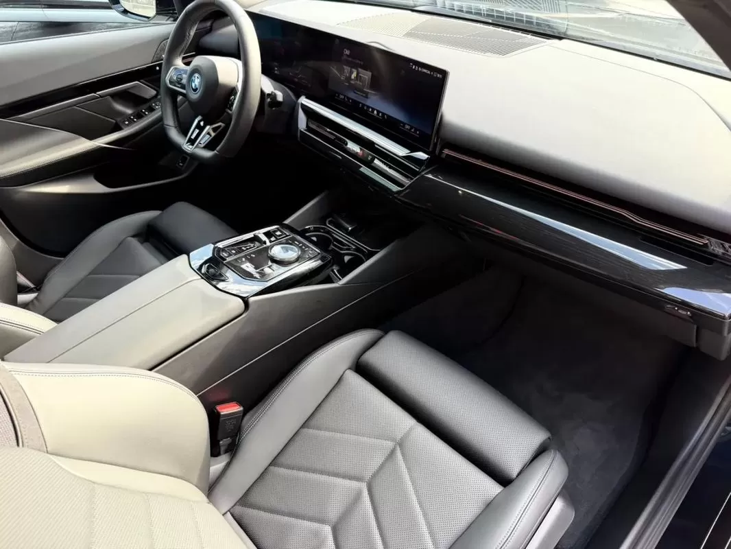 BMW 530e e Pack Desportivo M Pro - foto 7