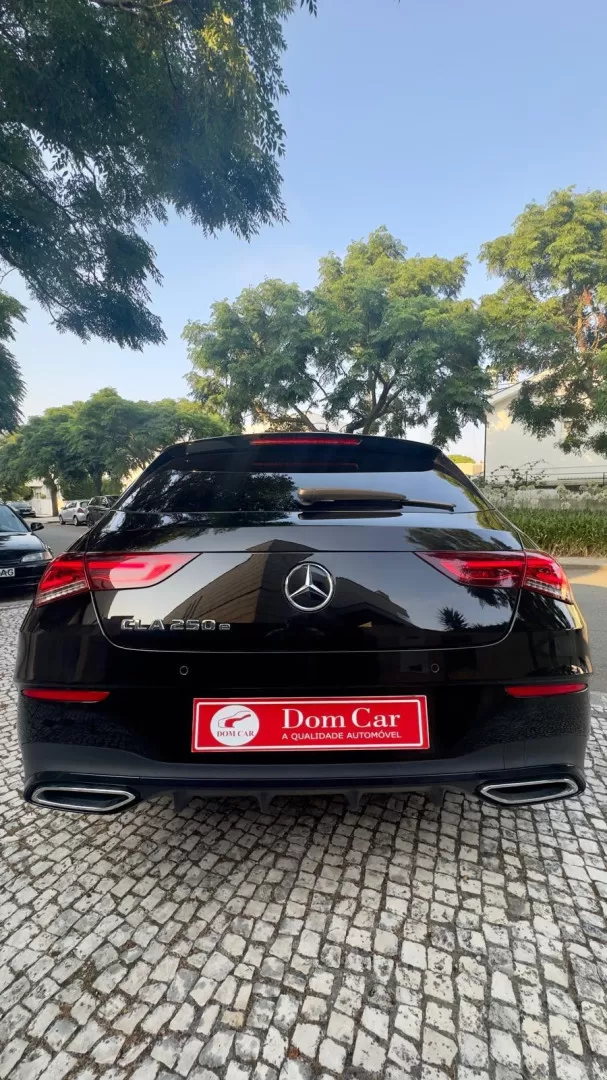 Mercedes-Benz CLA 250 e Shooting Brake AMG Line - foto 6