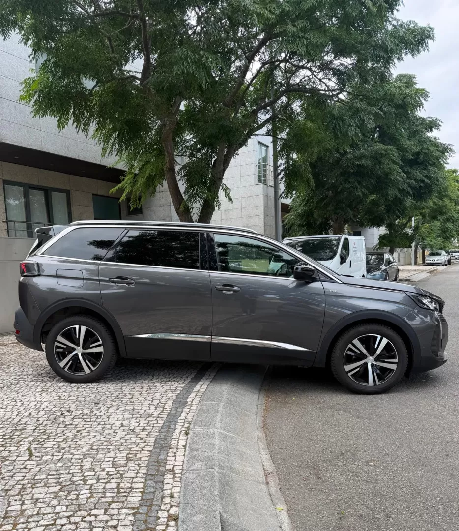 Peugeot 5008 PureTech 130 EAT8 Stop & Start GT - foto 3