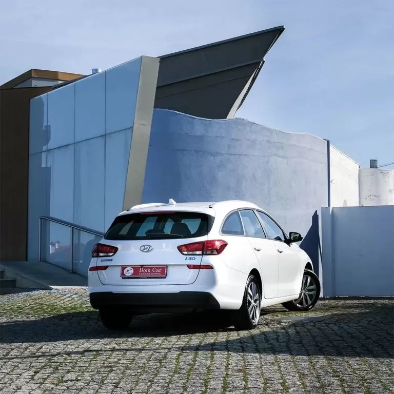 Hyundai i30 SW 1.6 CRDi Comfort+Navi - foto 2