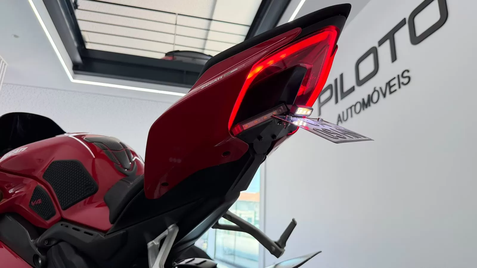 Ducati Panigale V4 S - foto 6