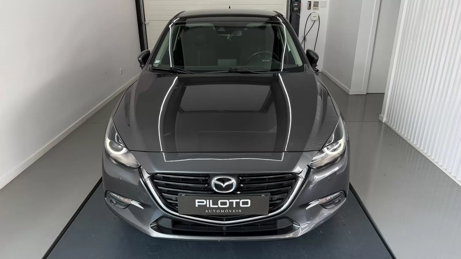 Mazda 3 1.5 Sky-D Evolve AT HS Navi - foto 3