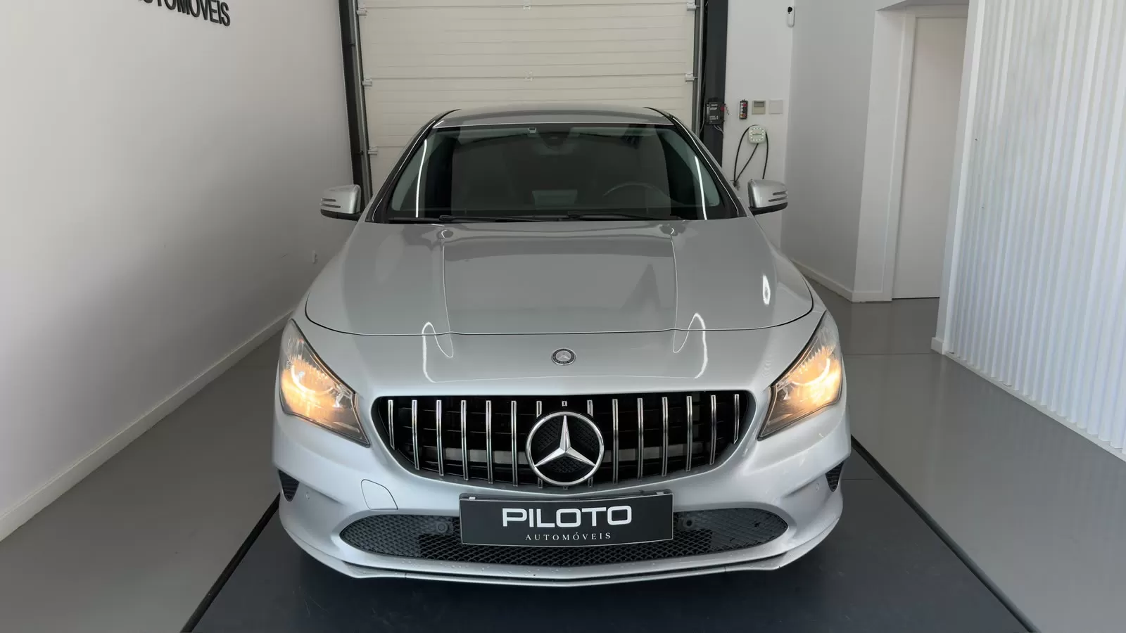 Mercedes-Benz CLA 180 d Shooting Brake Urban - foto 3