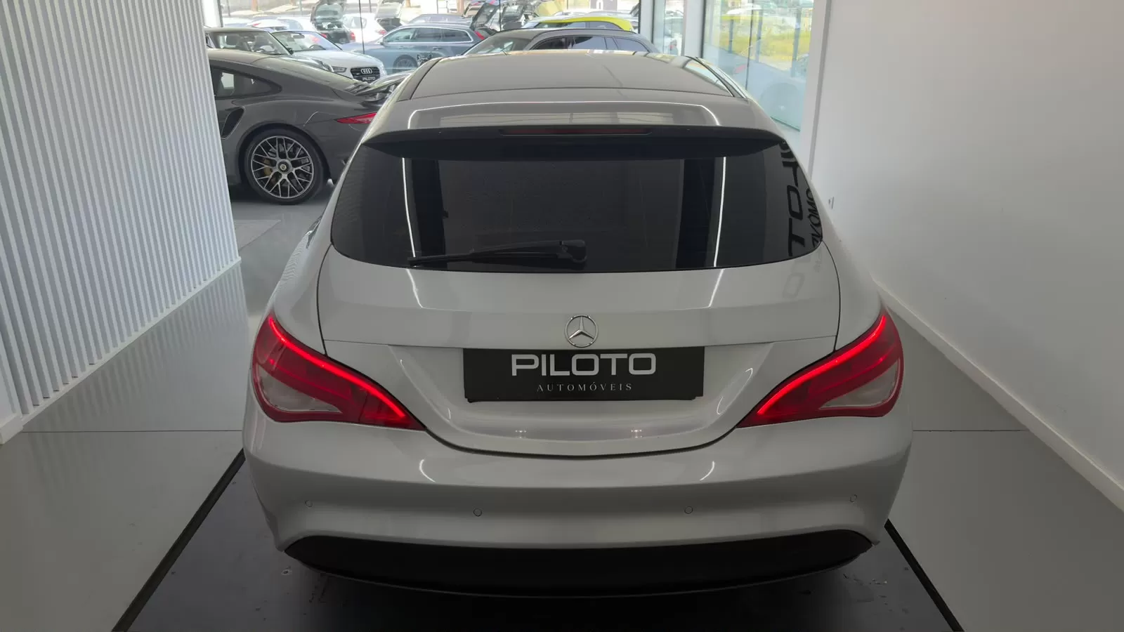 Mercedes-Benz CLA 180 d Shooting Brake Urban - foto 6
