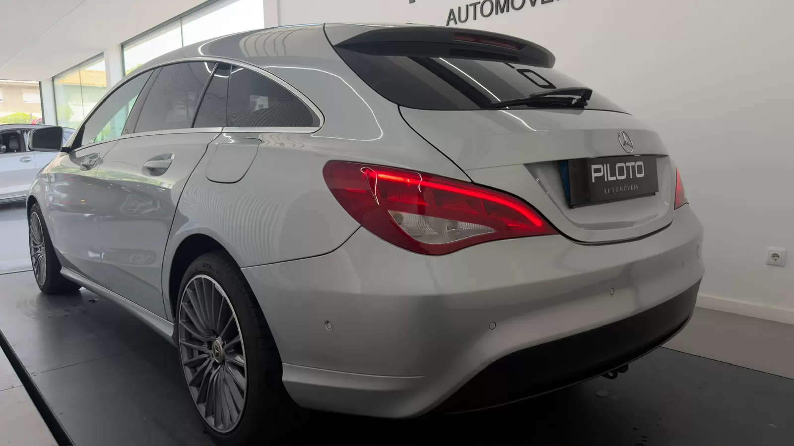 Mercedes-Benz CLA 180 d Shooting Brake Urban - foto 5
