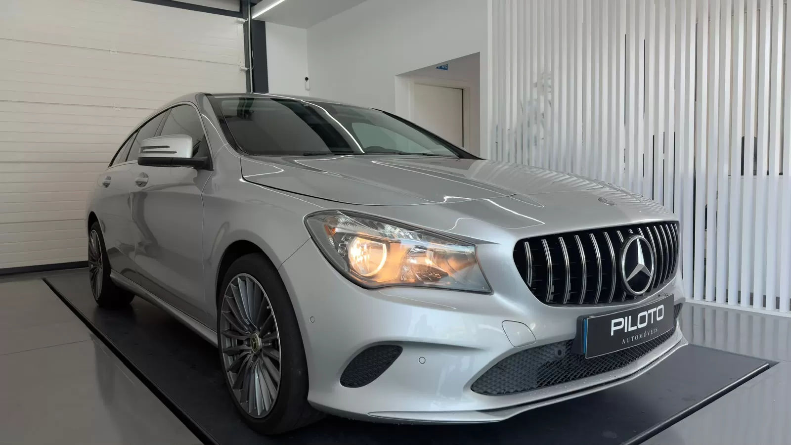 Mercedes-Benz CLA 180 d Shooting Brake Urban - foto 4
